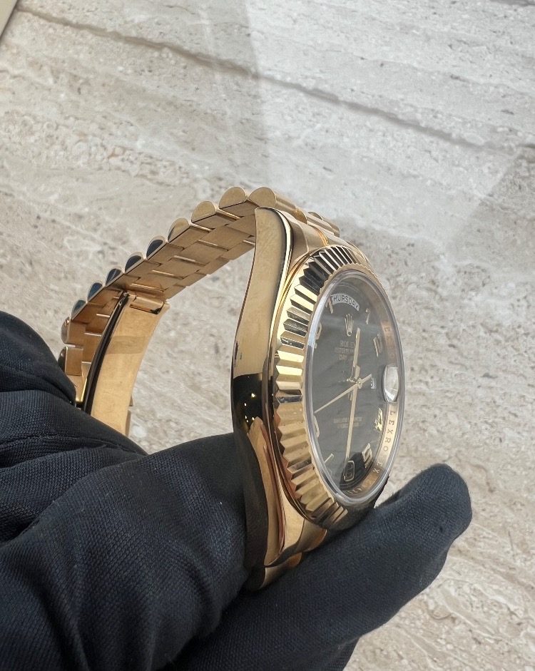 Часы Rolex Day-Date II 41mm Yellow Gold Wave Arabic Dial 218238