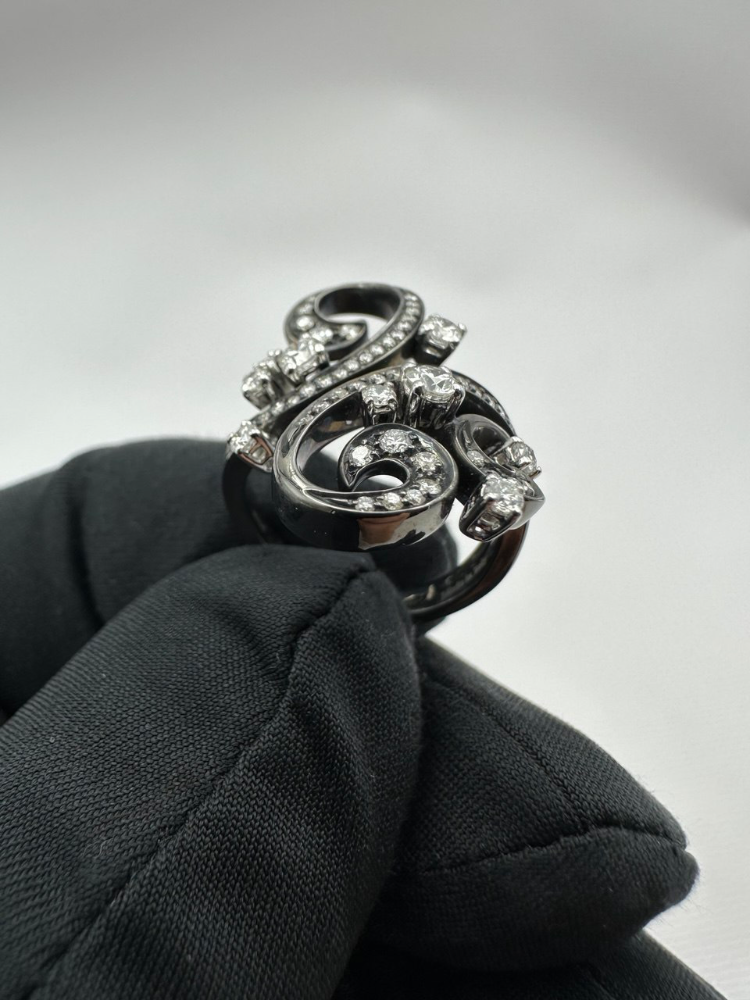 Кольцо Damiani с бриллиантами.