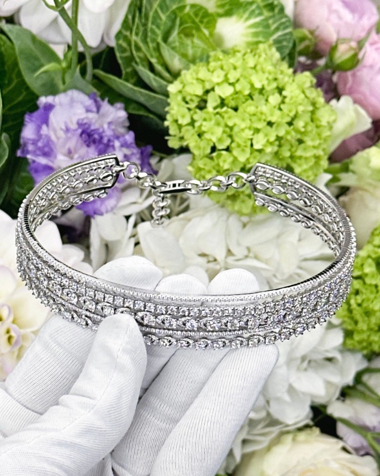 Колье Graff GATEWAY FIVE ROW DIAMOND CHOKER NECKLACE RGN685