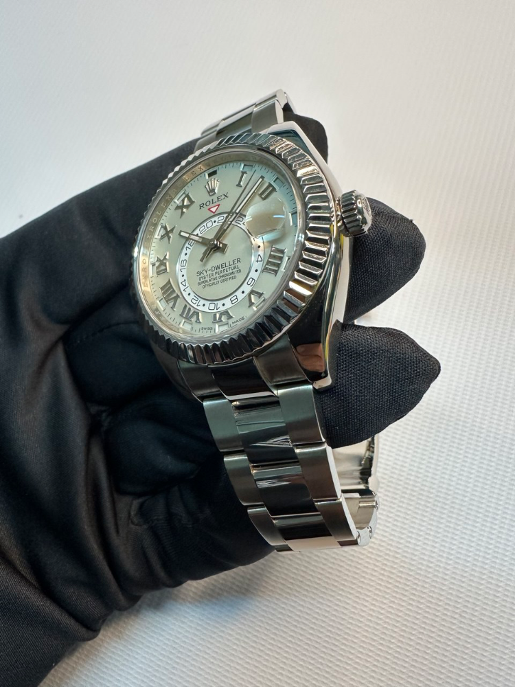Часы Rolex Sky-Dweller 42mm White Gold 326939.