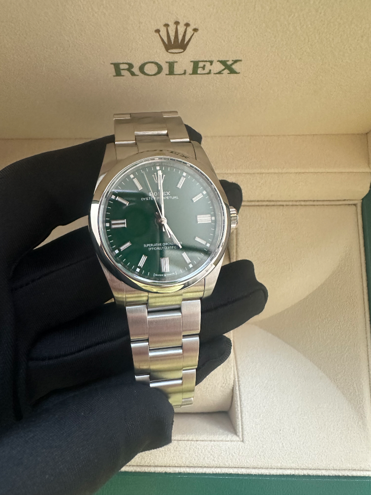 Часы Rolex Oyster Perpetual 36mm 126000-0005