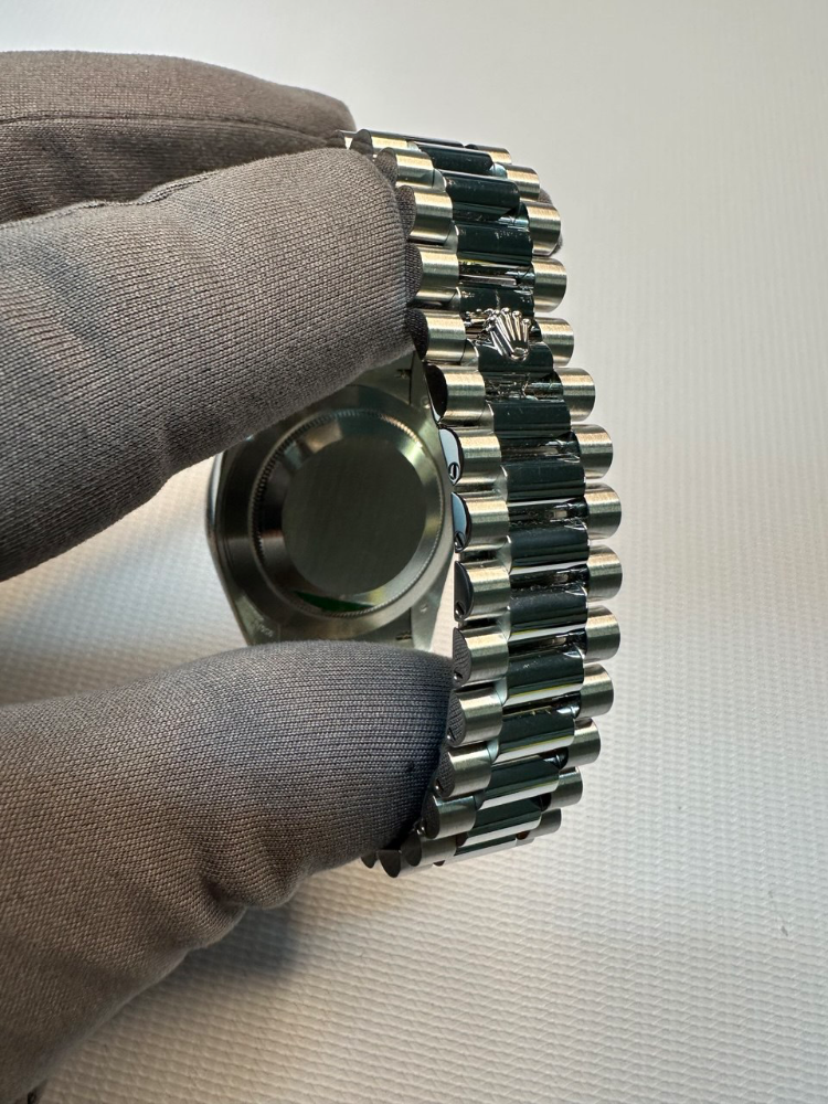 Часы Rolex DAY-DATE 40 MM PLATINUM