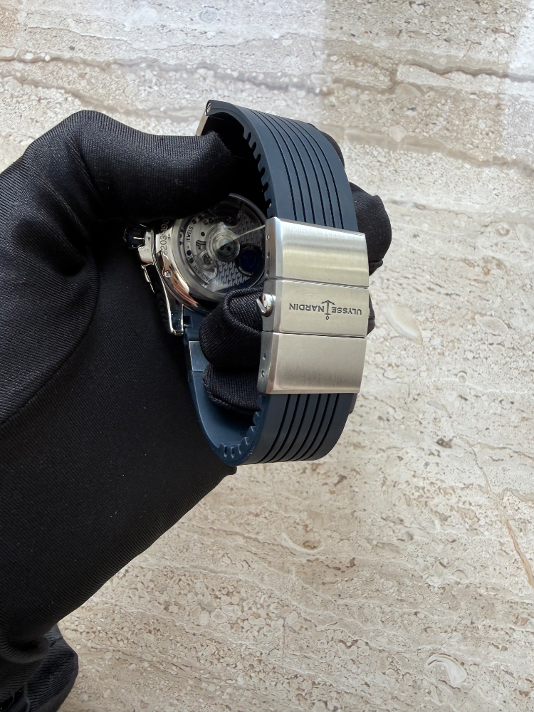 Часы Ulysse Nardin Diver 40 mm 3203-190-3C/10.13