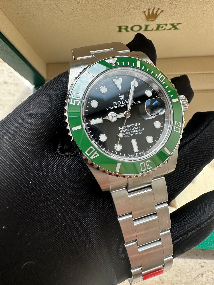 Часы Rolex Submariner Date Oyster Perpetual 126610LV-0002