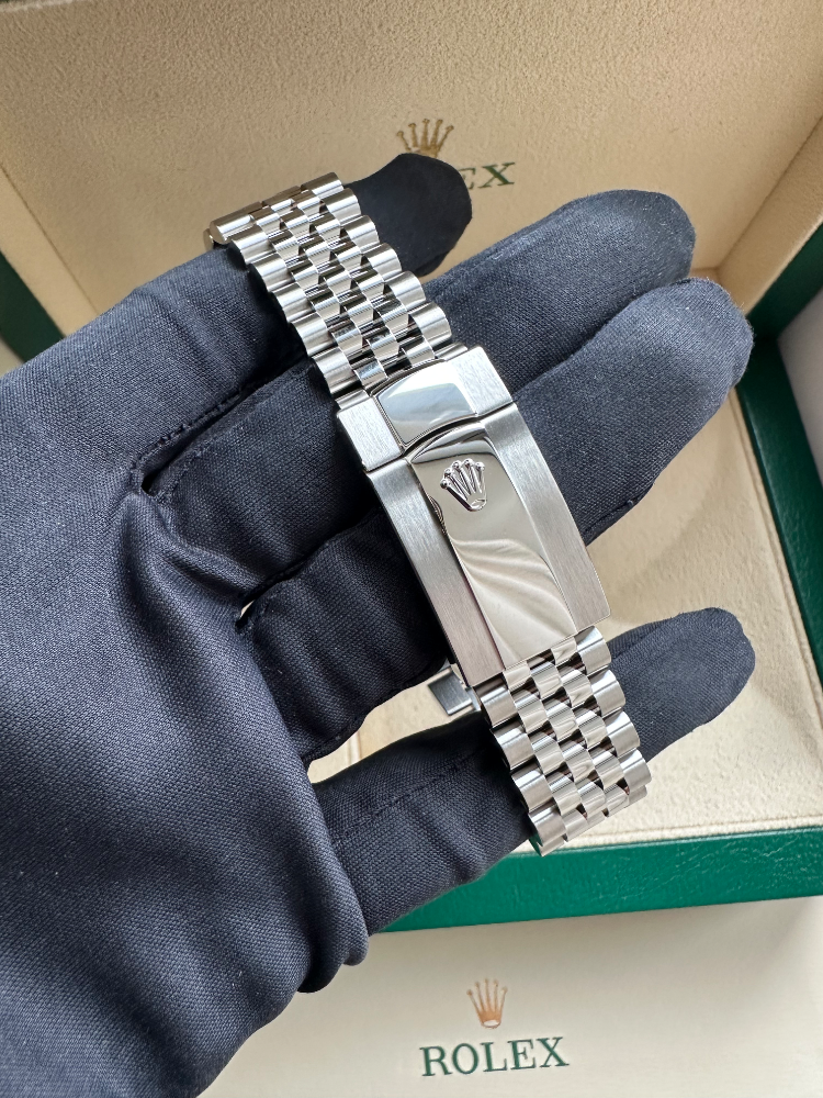 Часы Rolex DateJust Steel 41 mm 126300-0012