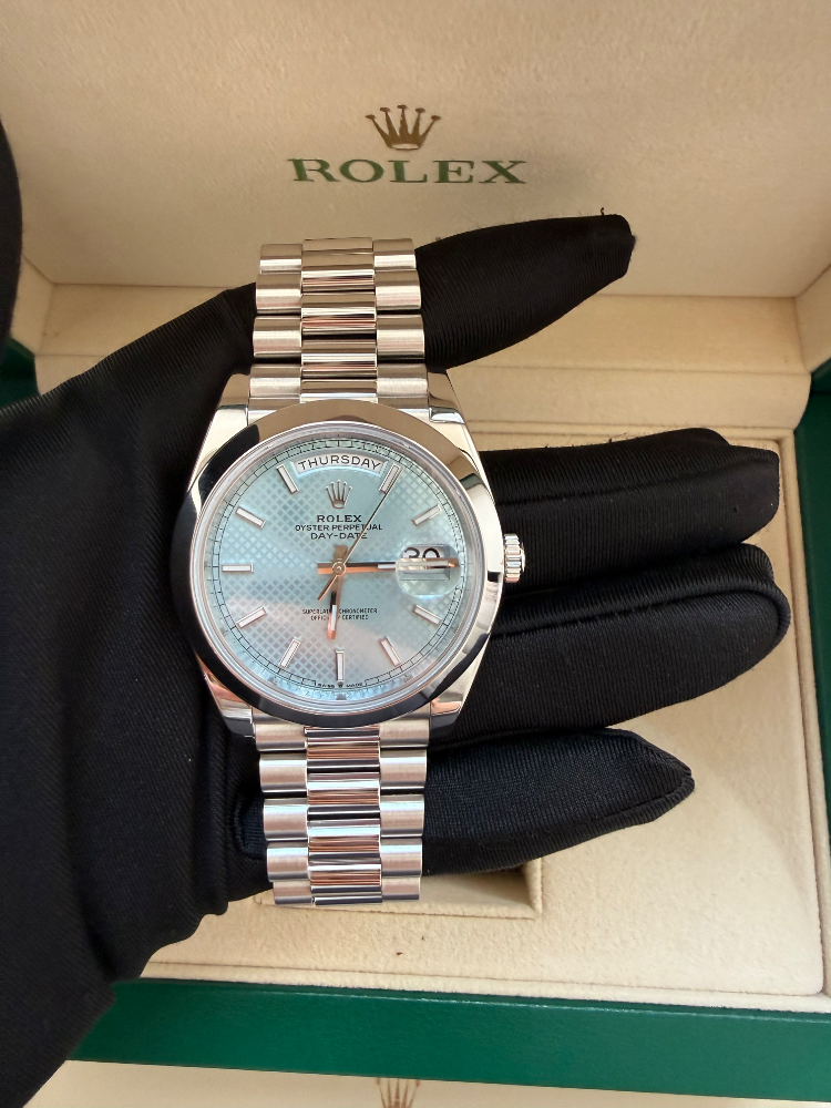 Часы Rolex Day-Date 40 mm Platinum 228206-0004