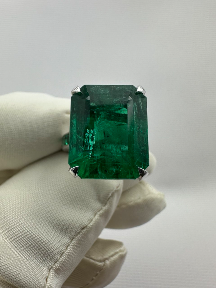 Кольцо No name с изумрудом 16 03ct Vivid green