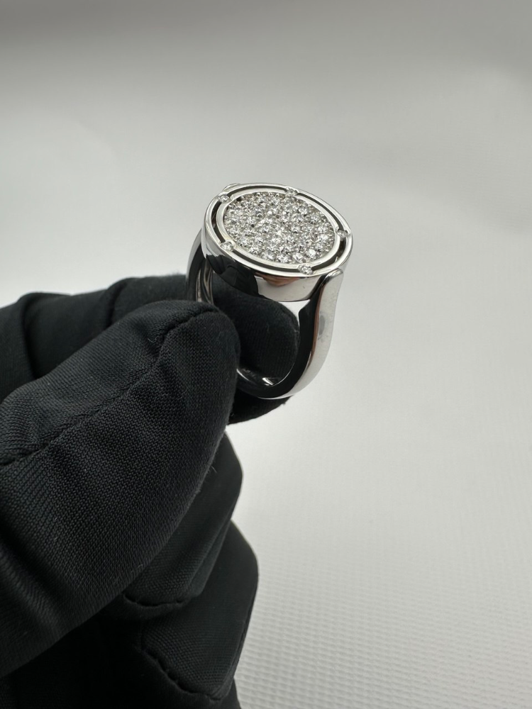 Кольцо Damiani D.Side Brad Pitt.