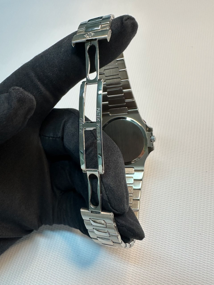 Часы Patek Philippe Nautilus 3710/1A