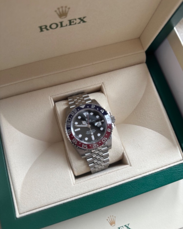 Часы Rolex GMT Master II 40mm Steel 126710 BLRO Pepsi 