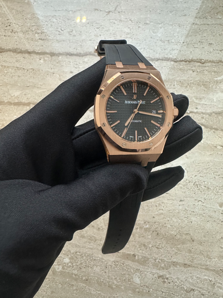 Часы AUDEMARS PIGUET Royal Oak Selfwinding 41 mm 15400OR.OO.D002CR.01