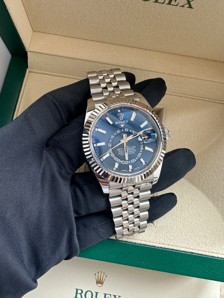 Часы Rolex Sky-Dweller 42mm Steel and White Gold 326934-0004