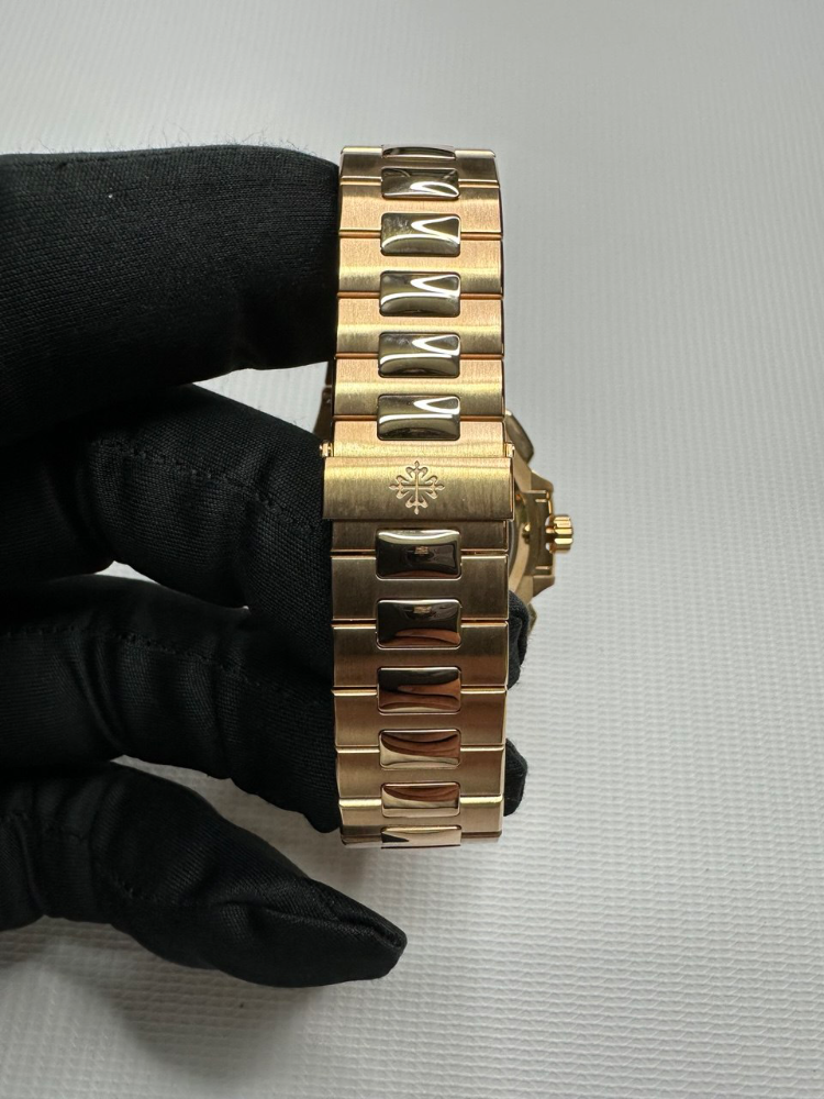 Часы Patek Philippe Nautilus 5980/1R-001
