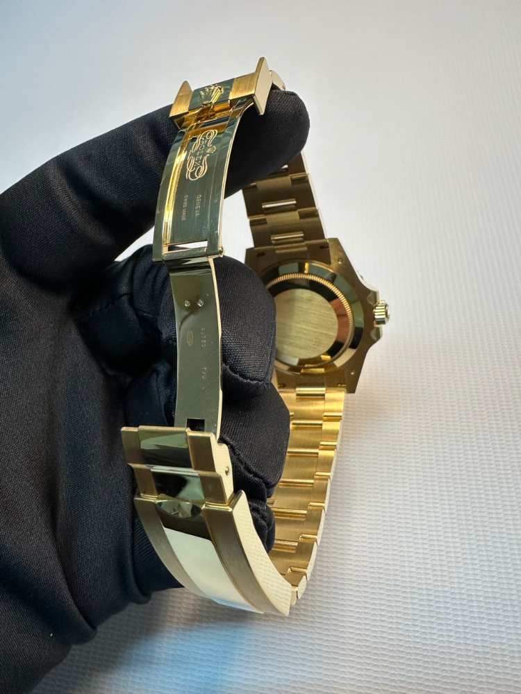 Часы Rolex Submariner Date 40mm Yellow Gold Ceramic 116618LN