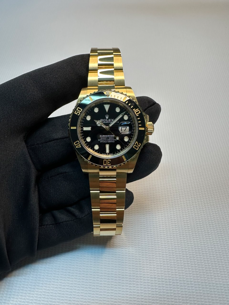 Часы Rolex Submariner Date 40mm Yellow Gold Ceramic 116618LN