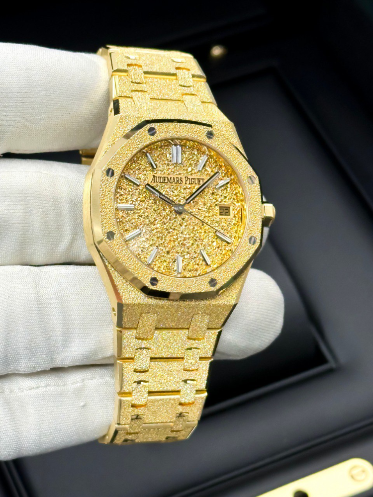 Часы AUDEMARS PIGUET ROYAL OAK FROSTED GOLD 77450BA.GG.1361BA.01