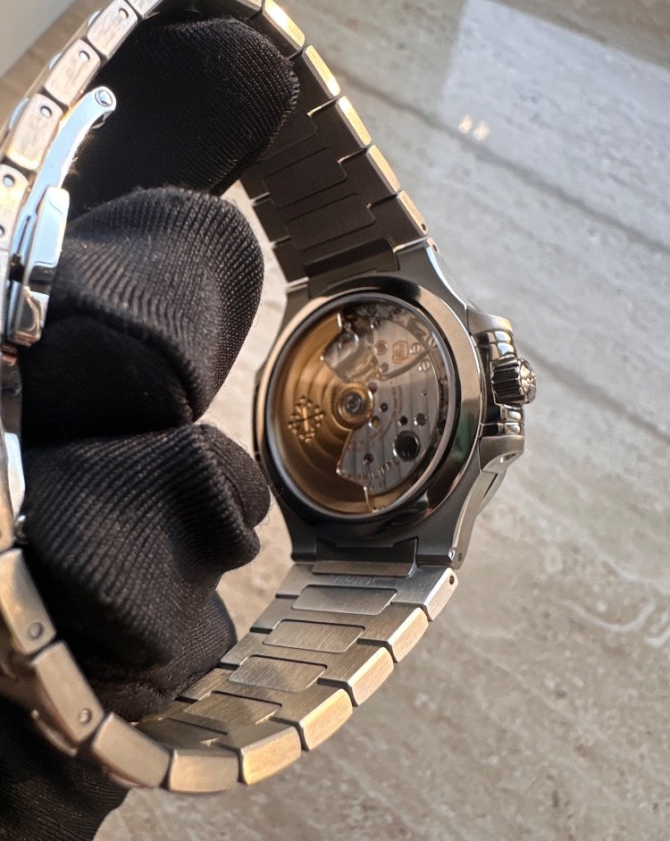 Часы Patek Philippe NAUTILUS LADY 7118/1A-011