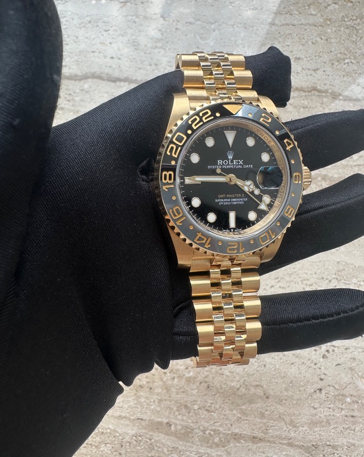 Часы Rolex GMT-Master II yellow gold 126718GRNR.