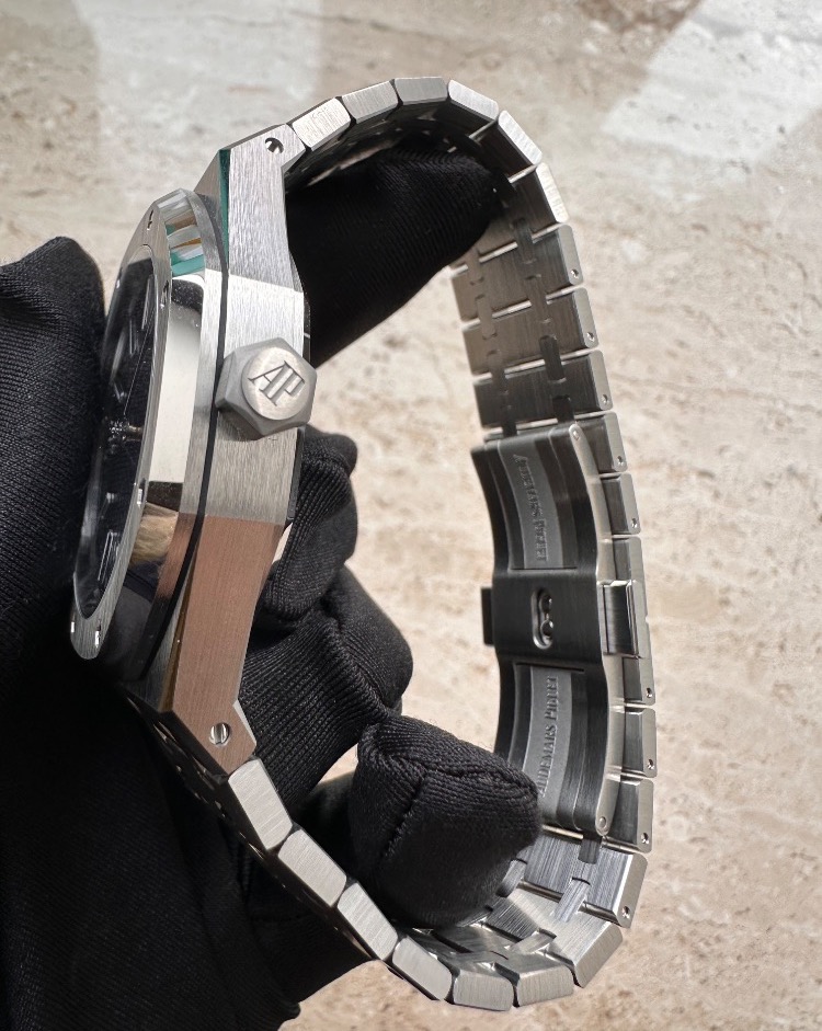 Часы AUDEMARS PIGUET ROYAL OAK SELFWINDING 15510ST.OO.1320ST.06