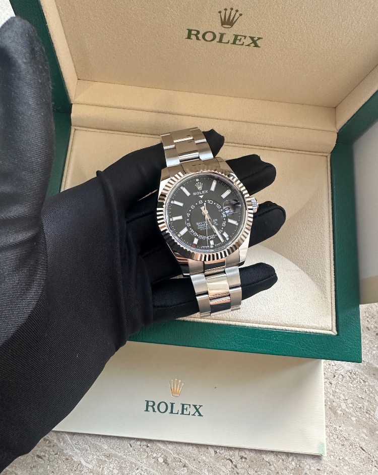 Часы Rolex Sky-Dweller 42 mm Steel and White Gold 336934-0007