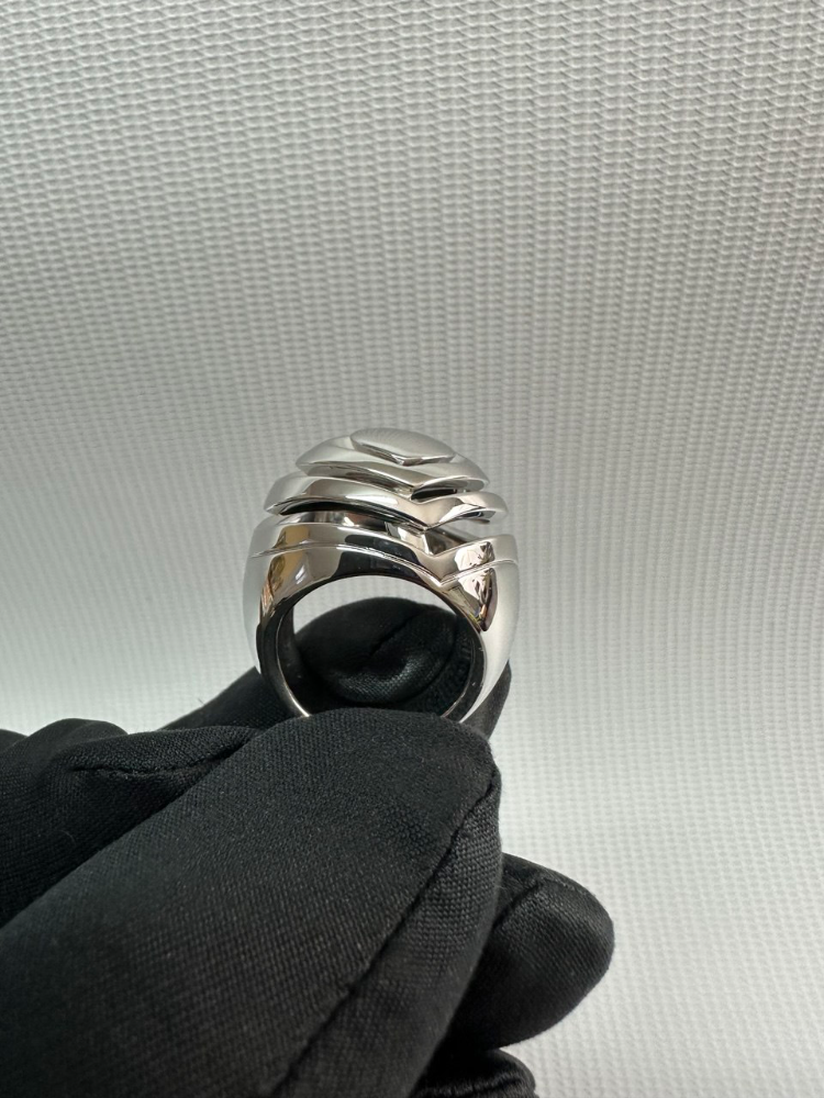 Кольцо Chopard Xtravaganza 827114-1109