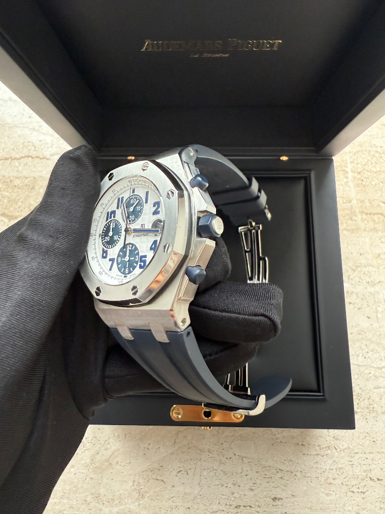 Часы AUDEMARS PIGUET ROYAL OAK OFFSHORE NAVY CHRONOGRAPH 26170ST.OO.D305CR.01