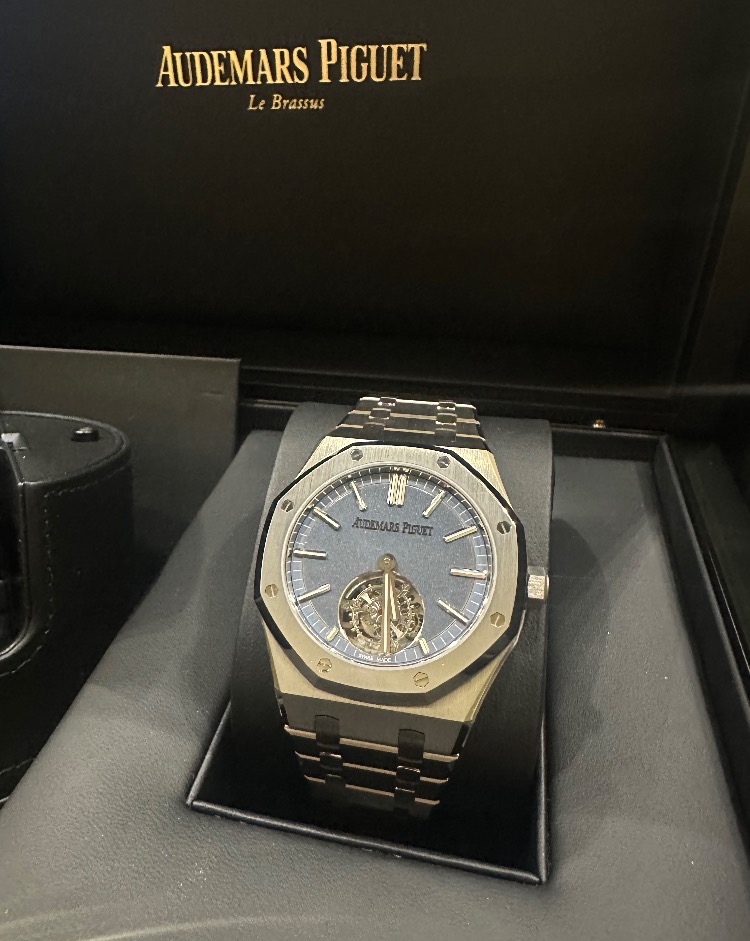 Часы AUDEMARS PIGUET ROYAL OAK 26730TI.OO.1320TI.02