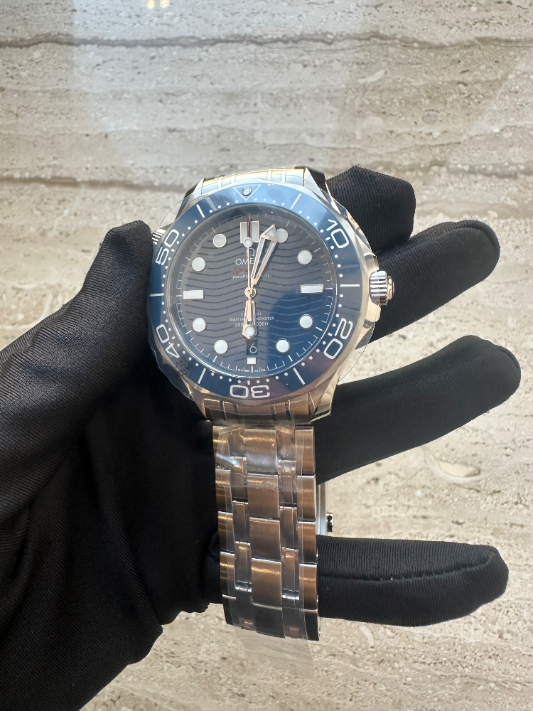 Часы Omega Seamaster Diver 300 m 210.30.42.20.03.001