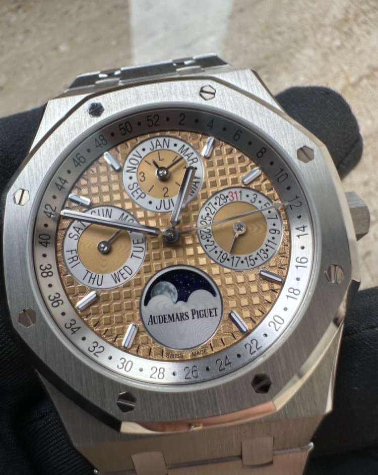 Часы AUDEMARS PIGUET ROYAL OAK PERPETUAL CALENDAR LIMITED EDITION OF 20 26611PT.OO.1220PT.01