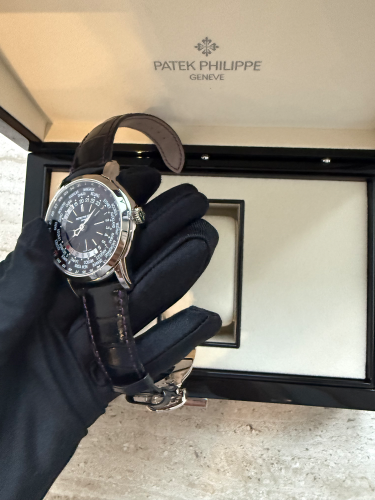Часы Patek Philippe COMPLICATED WATCHES WORLD TIME 5330G-010