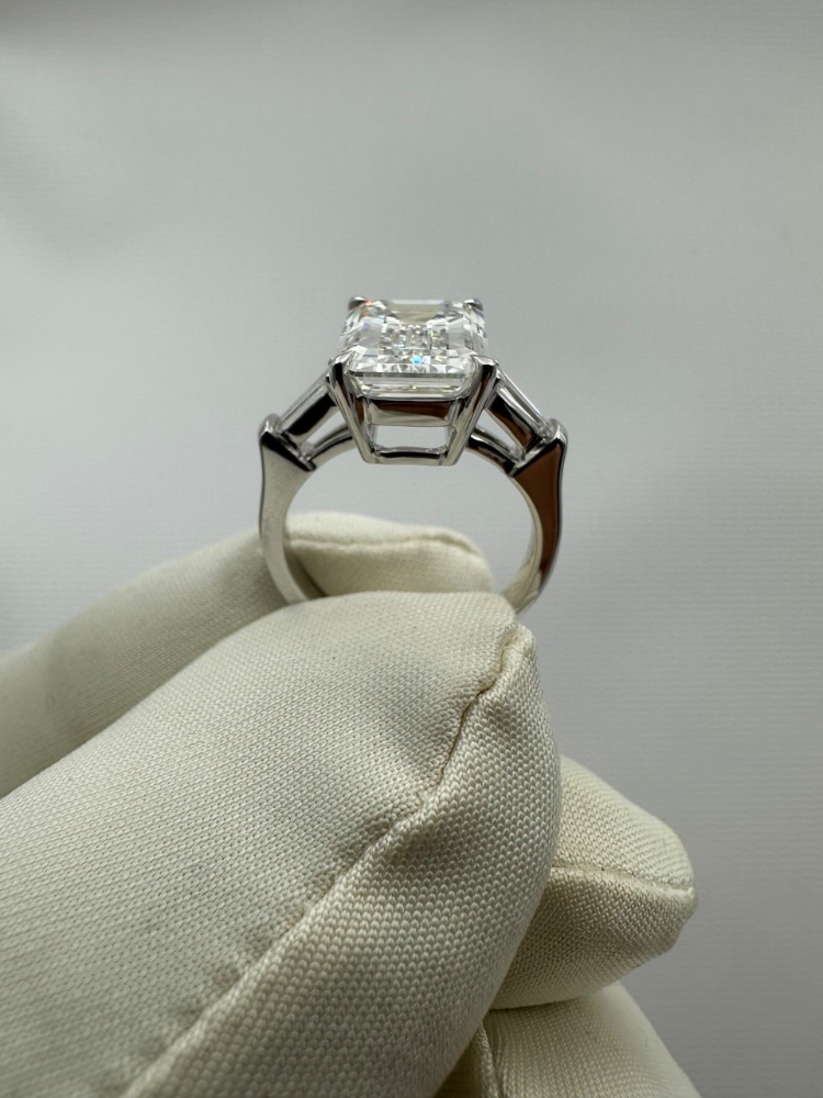 Кольцо No name EMERALD DIAMOND 5 18ct F/VVS1 RING (GIA)