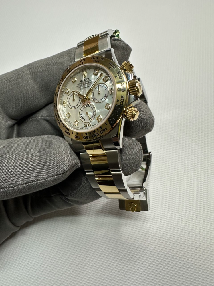 Часы Rolex Cosmograph Daytona 116503 WHITE MOTHER-OF-PEARL SET WITH DIAMONDS