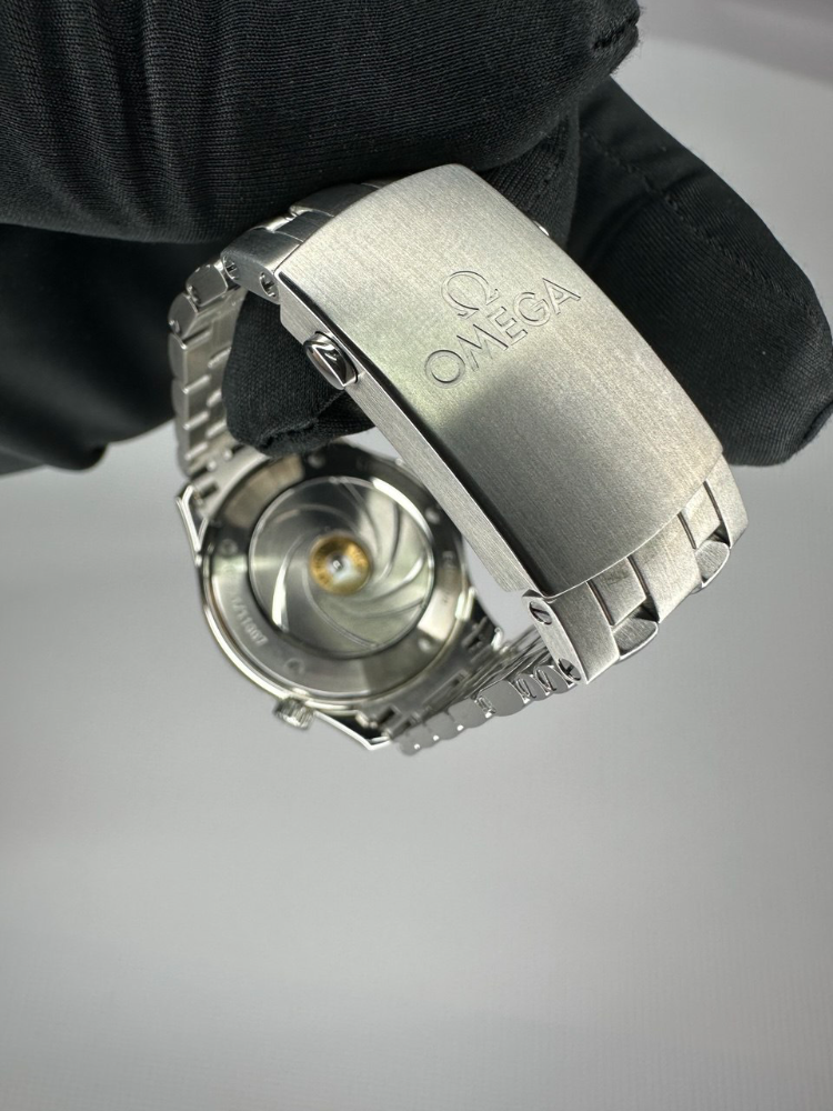 Часы Omega Seamaster 300 M Diver Co-Axial 41 mm James Bond 50th Anniversary 212.30.41.20.01.005