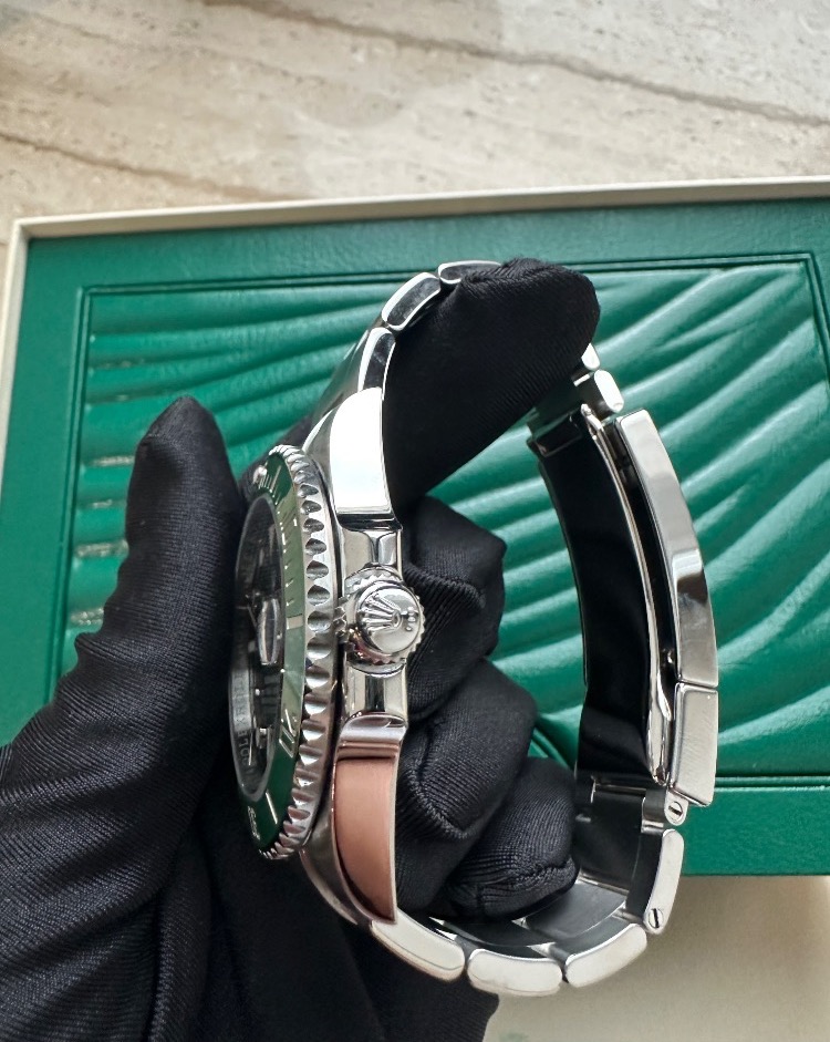 Часы Rolex Submariner Date 40mm Steel Ceramic 116610LV Hulk 