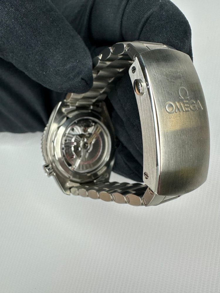Часы Omega SEAMASTER PLANET OCEAN 600M 42мм 215.30.44.21.01.001