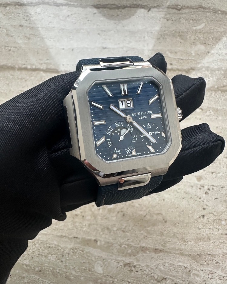 Часы Patek Philippe CUBITUS GRANDE DATE 5822P-001