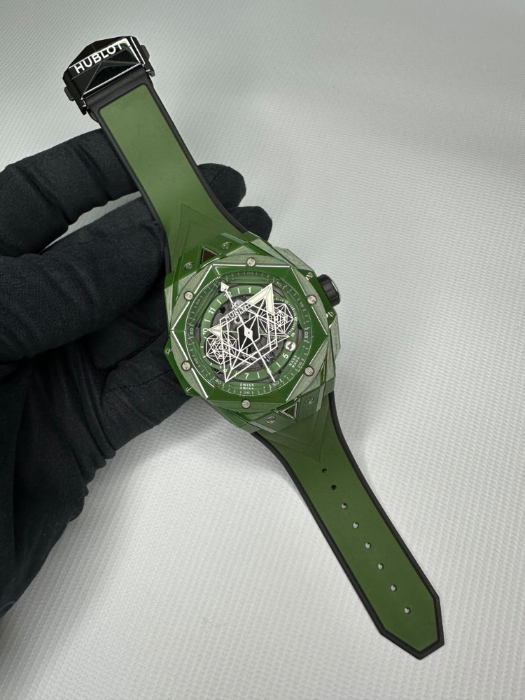 Часы Hublot Big Bang Sang Bleu II 418.GX.5207.RX.MXM22