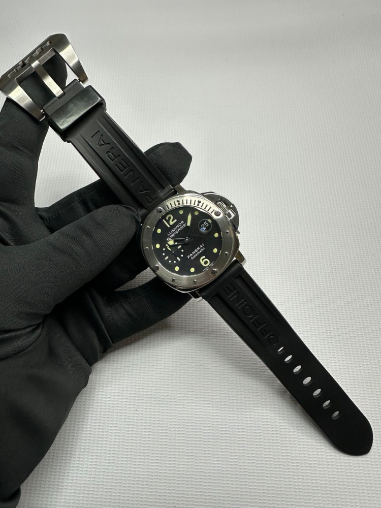 Часы Panerai Officine Contemporary Luminor Submersible PAM 00024