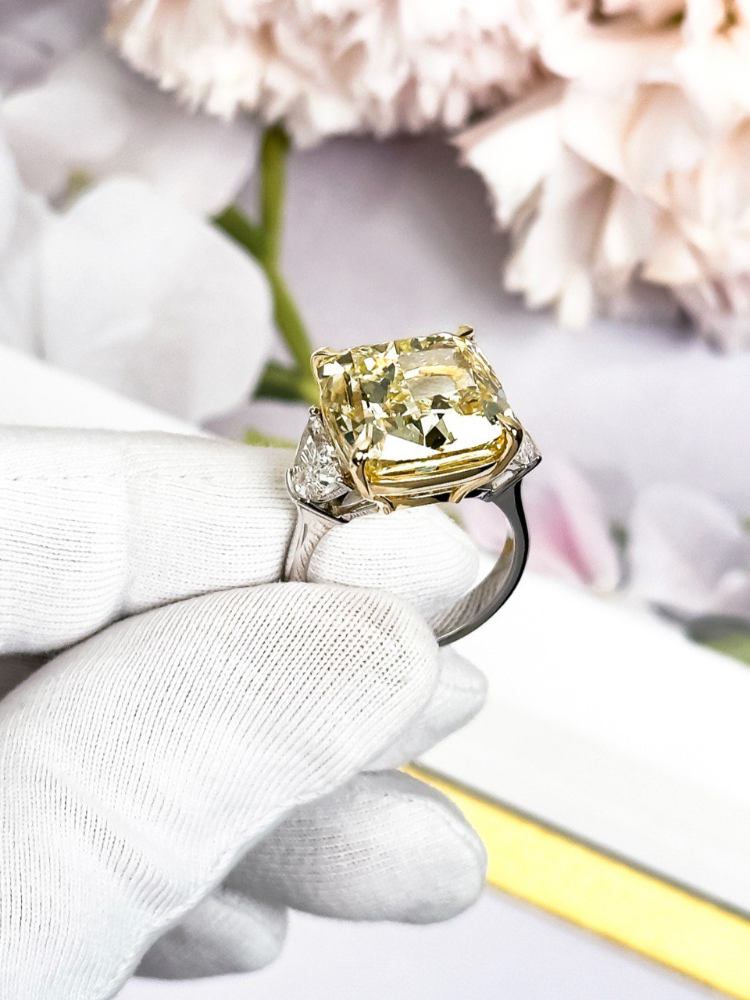 Кольцо No name Cushion Diamond 15.12ct FIY/VVS2 GIA