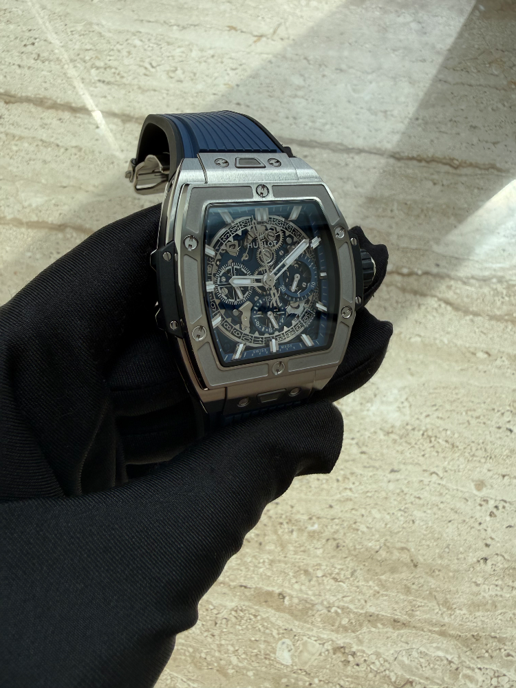 Часы Hublot SPIRIT OF BIG BANG 642.NX.7170.RX