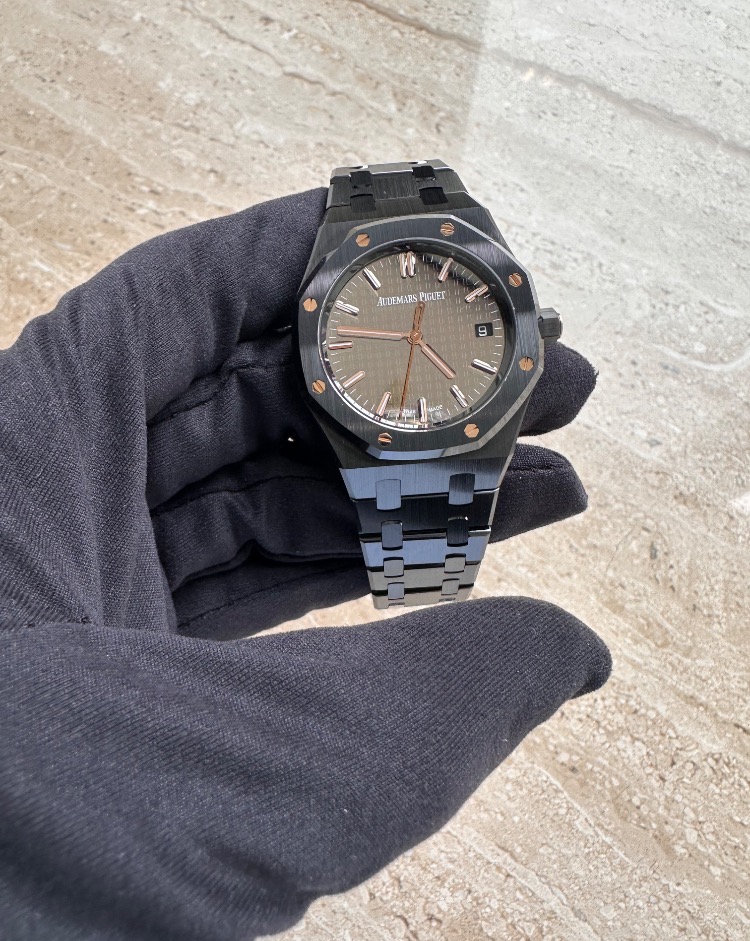 Часы AUDEMARS PIGUET Royal Oak Selfwinding CAROLINA BUCCI LIMITED EDITION 77350CE.OO.1266CE.02.A