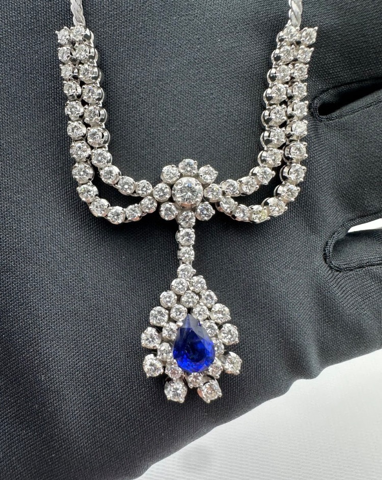 Колье RALFDIAMONDS С БРИЛЛИАНТАМИ И САПФИРОМ