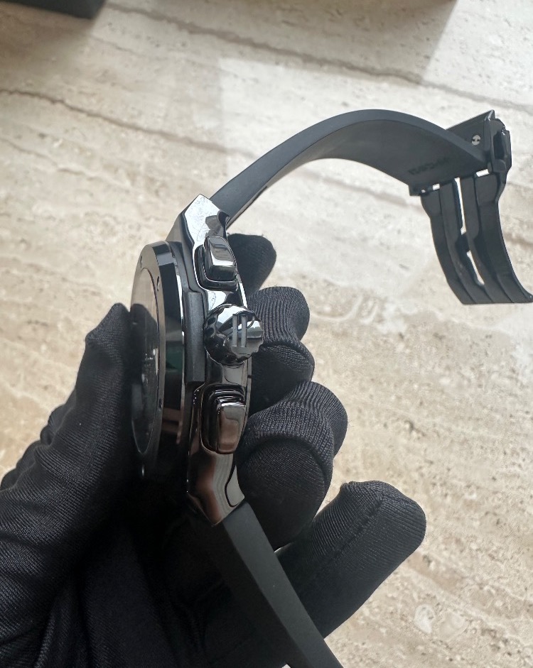 Часы Hublot Classic Fusion Black Magic 525.CM.0170.RX