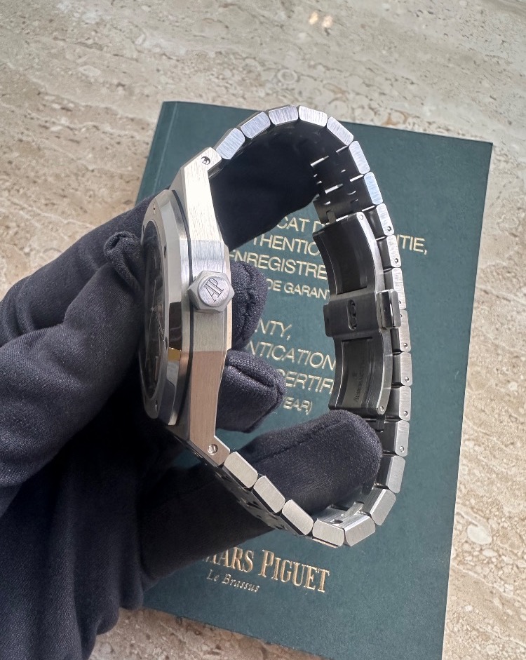 Часы AUDEMARS PIGUET 15400ST.OO.1220ST.02 Royal Oak Selfwinding 41 mm