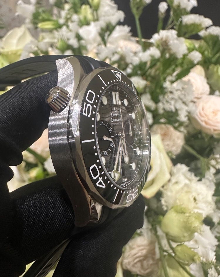 Часы Omega SEAMASTER DIVER 300 M CO-AXIAL MASTER CHRONOMETER CHRONOGRAPH 44mm 210.32.44.51.01.001