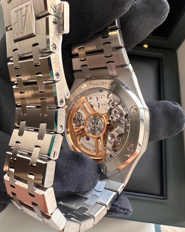 Часы AUDEMARS PIGUET ROYAL OAK SELFWINDING 41 MM 15500ST.OO.1220ST.04