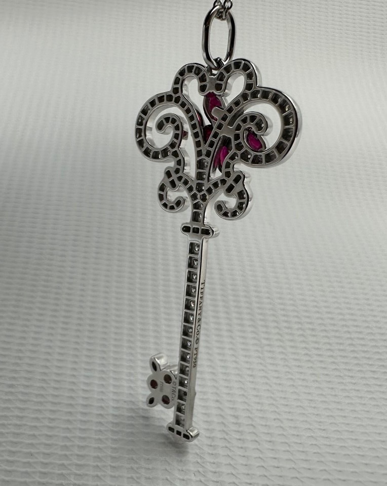 Подвеска Tiffany&Co. Tiffany Keys -ключ Enchant со стрекозой.