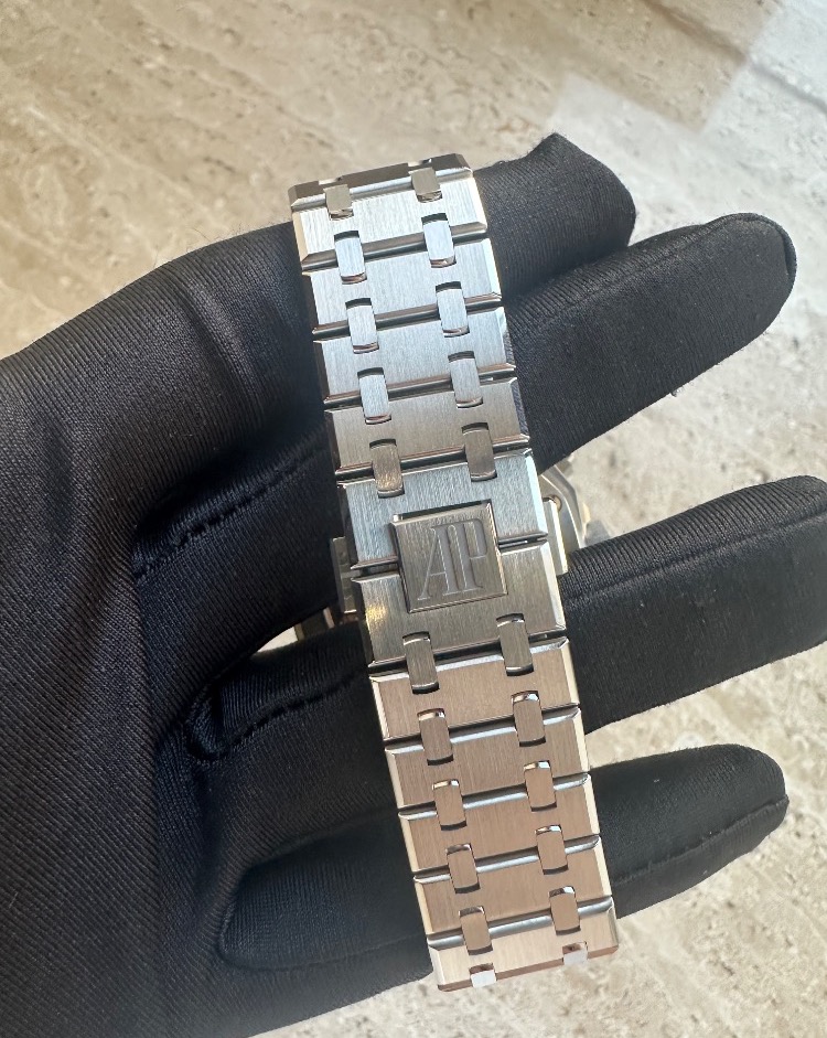 Часы AUDEMARS PIGUET ROYAL OAK SELFWINDING CHRONOGRAPH 41 MM 26240ST.OO.1320ST.07