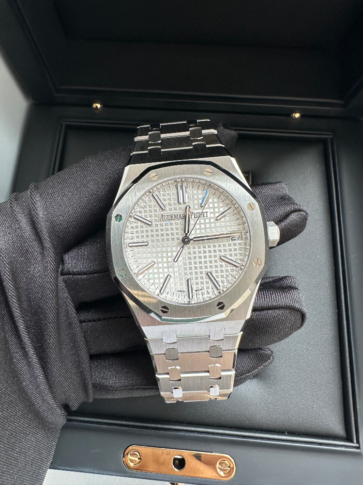 Часы AUDEMARS PIGUET ROYAL OAK SELFWINDING 15510ST.OO.1320ST.08
