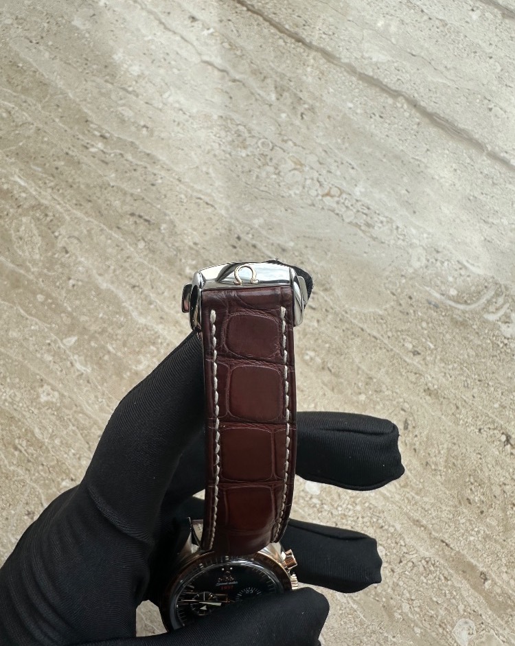 Часы Omega Speedmaster Broad Arrow 321.90.42.50.13.001